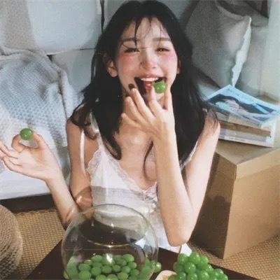 安诺玛丽莎 封面