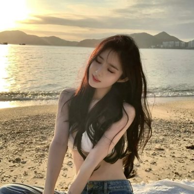 美女蛇岛求生 封面